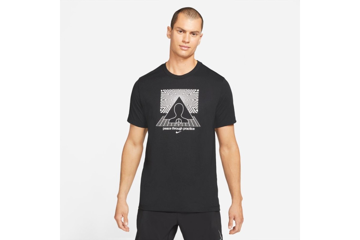https://www.penloe.com/productimages/bx1200x800/nike-yoga-peace-through-practice-t-shirt-black_271677.jpg